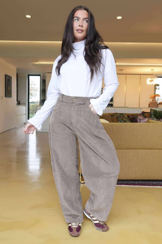 Gilbert Cord Barrel Pant Mocha